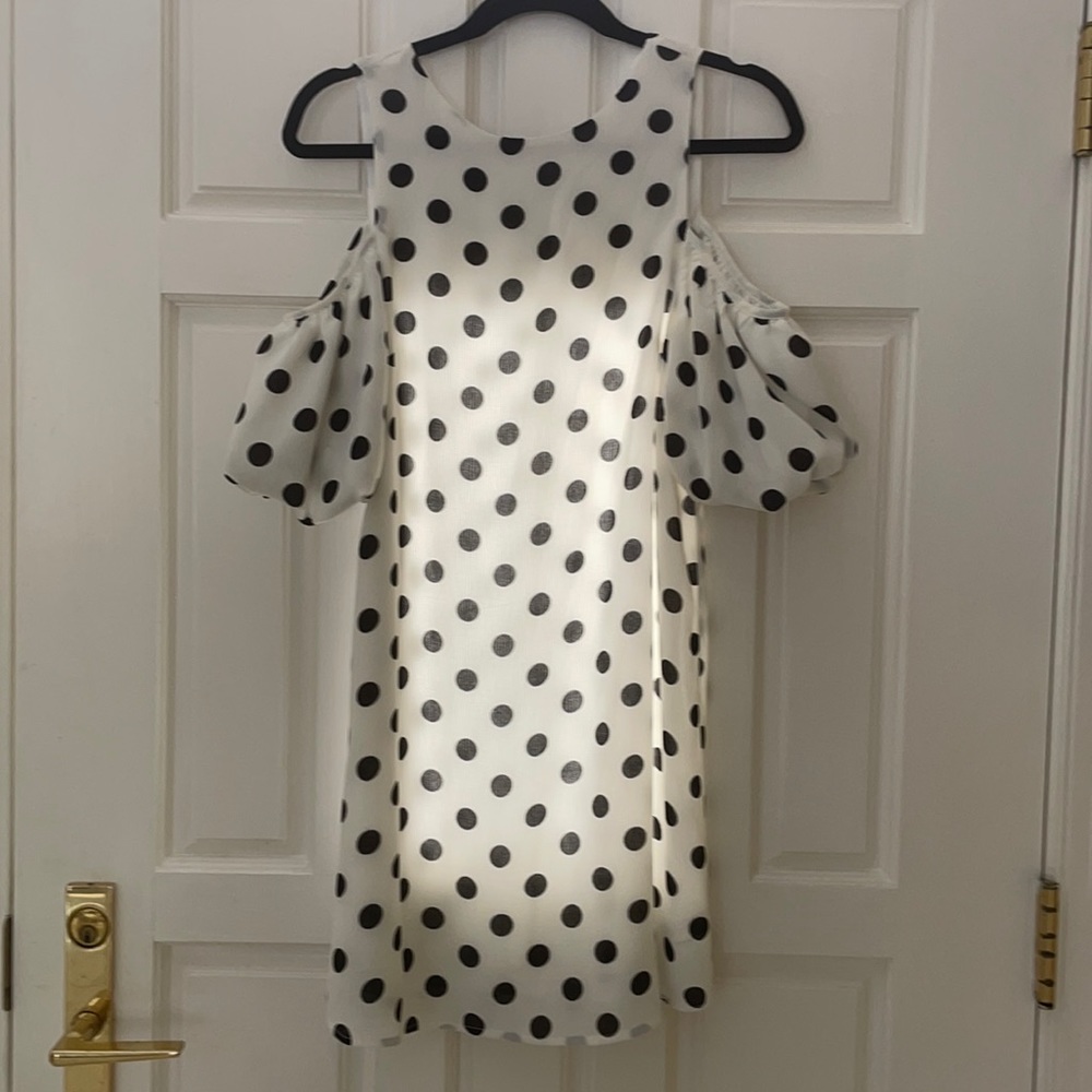 Polka dot cutesy dress! Great for weddings!!